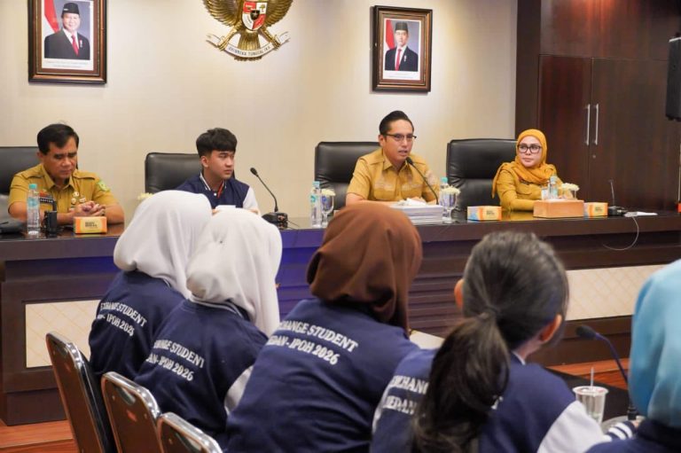 Tiga Siswa Terbaik SMA Al Fityan Medan, Siap Mengharumkan Nama Sekolah di Malaysia!