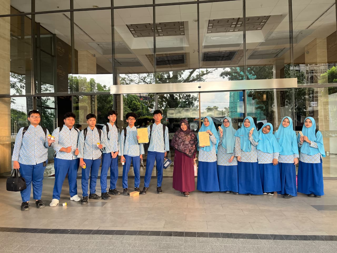 DARI MEDAN MENUJU PANGGUNG DUNIA! Tim KTI SMAS Al-Fityan Medan Ukir Prestasi Gemilang di WICE 2026
